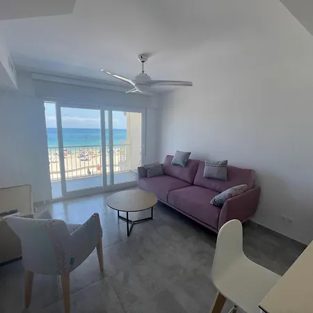 Апартаменты Medi Playa Primera Linea Con Piscina Кальпе