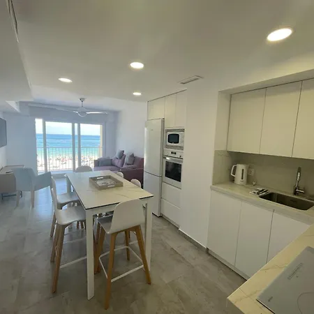 Medi Playa Primera Linea Con Piscina Апартаменты Кальпе